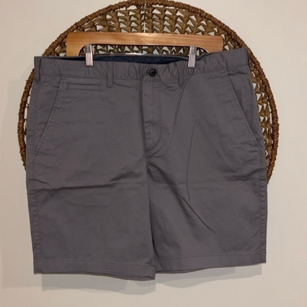 1901 Ballard Slim fit gray flat front shorts size 38”